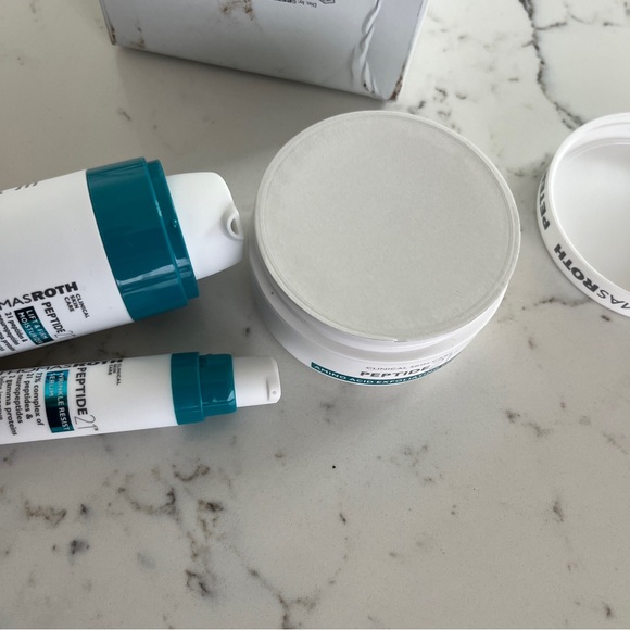 Peter Thomas Roth Peptide 21 Wrinkle Resist Kit - Limited Edition 3-Piece Set - Picture 4 of 10